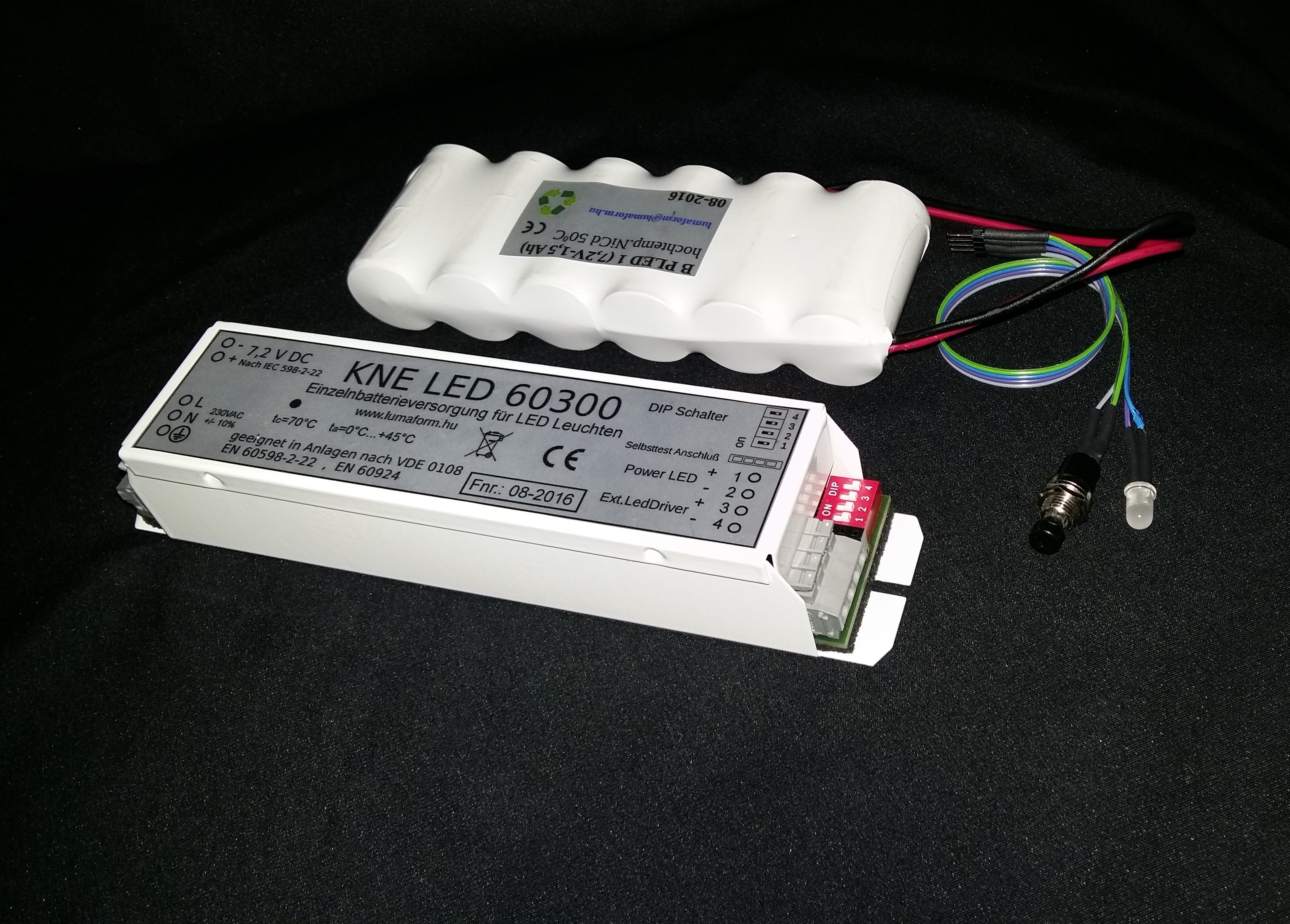 KNE LED 60300 egyedi akkumulátoros tápegység